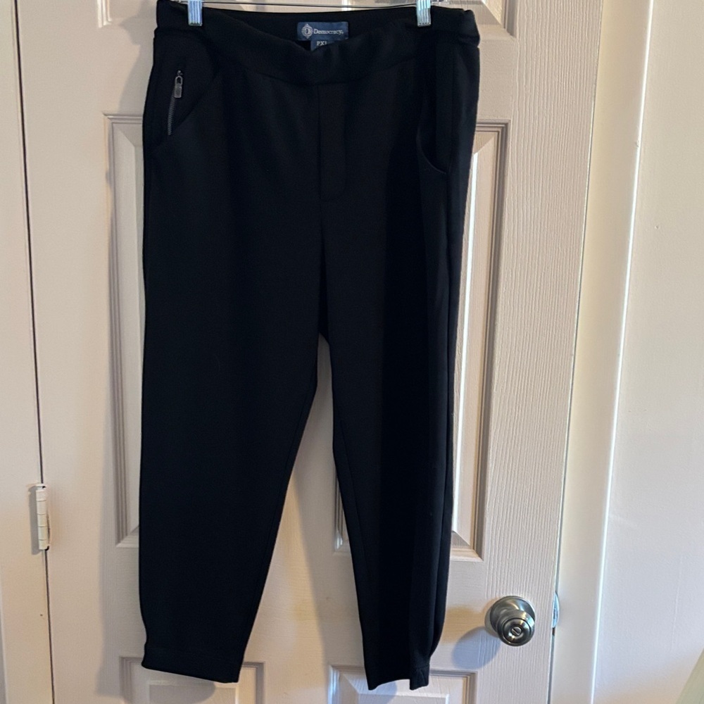 Democracy Womens Classic Black Pants